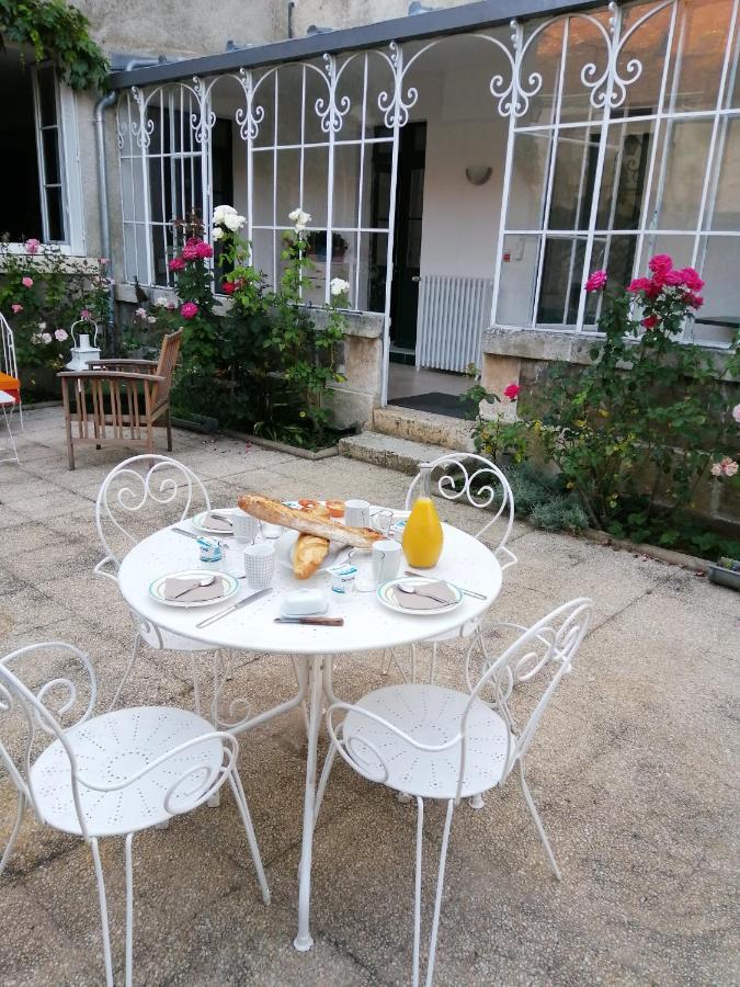 Le Relais Des Roses- Chambres D'Hotes Vatan Exteriör bild