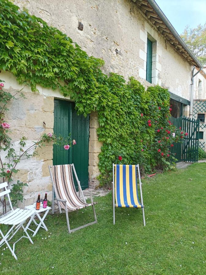 Le Relais Des Roses- Chambres D'Hotes Vatan Exteriör bild